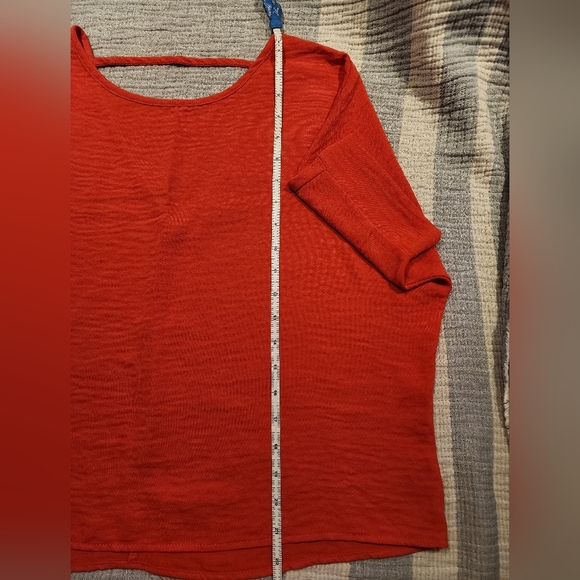 Red/Orange Top - Picture 8 of 9